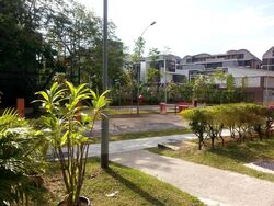 Bedok Reservoir Road (D16), Retail #463340101